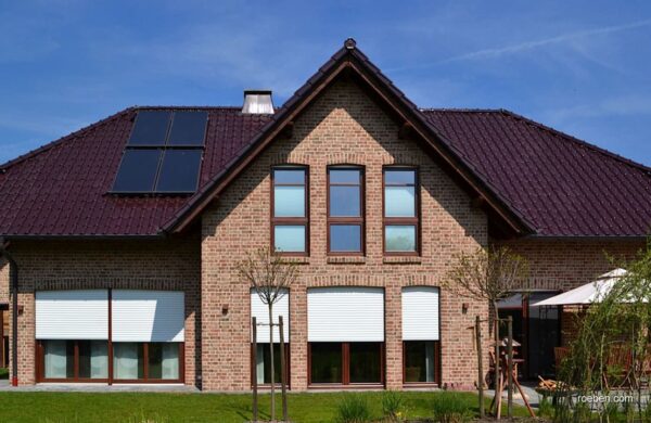 1435581421_klinker_moorbrand_dachziegel_flandernplus_roeben