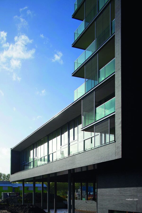 1438329534_amsterdam_klinker_roeben-3