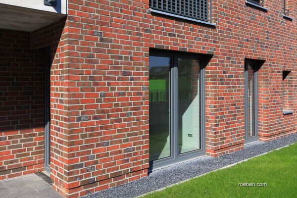 1467798097_roeben_klinker_wiesmoor_rotblau-bunt