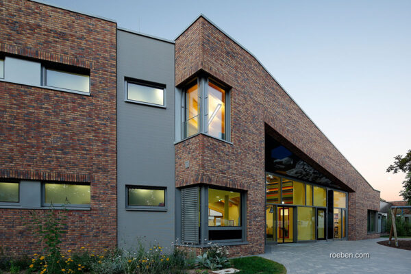 1485848135_roeben_klinker_wiesmoor_erd-bunt_df_antonius_v_padua_schule_7