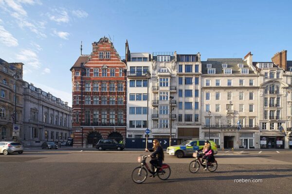 1492609655_roeben_klinker_oslo_perlwei_pall_mall_london-9