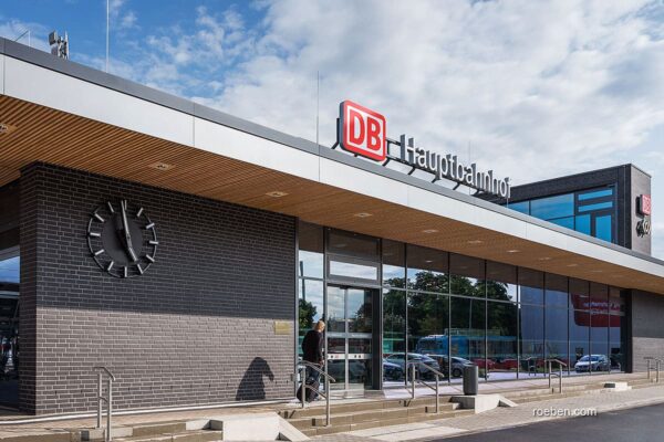 1539168185_faro_schwarz-nuanciert_bahnhof_wittenberg-1_luk