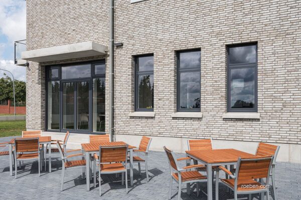 1539175946_handstrichziegel_wiesmoor_hellgrau-bunt_ex26_keler-bau_5