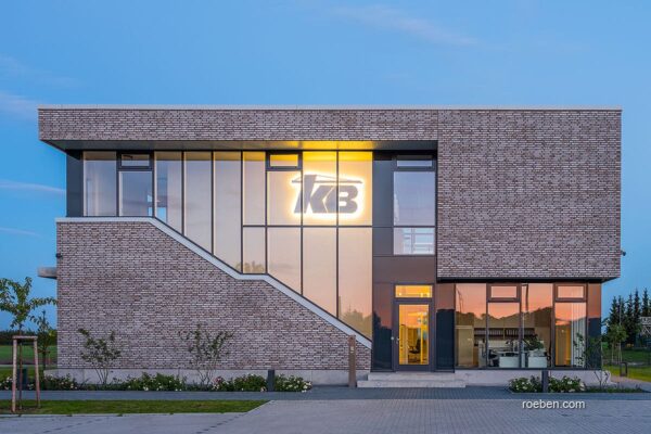 1539176001_handstrichziegel_wiesmoor_hellgrau-bunt_ex26_keler-bau_2