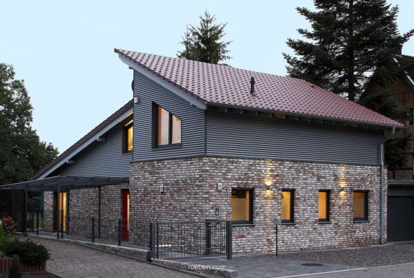 1550588544_rben-klinker_geestbrand-bunt-wei-dachziegel_flandernplus-cayenne