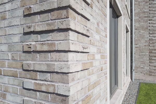 1554125853_handstrichziegel_wiesmoor_hellgrau-bunt_dangast-3