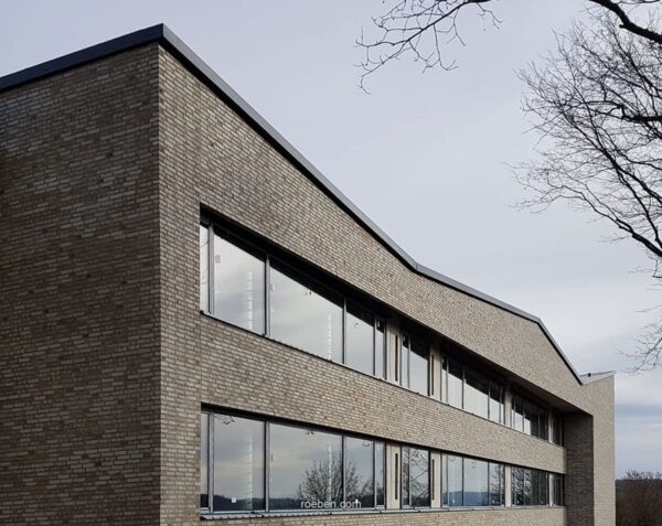 1560406606_wiesmoor-hellgrau-bunt_iserlohn-schule_sad-1