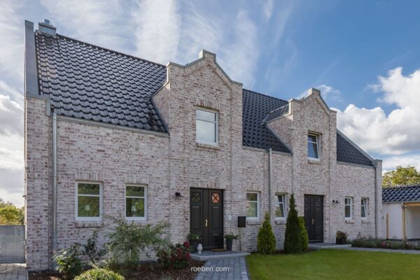 GEESTBRAND-bunt-weiß_(C)_blome-bau-(2)