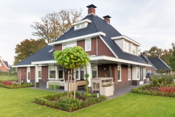 nelissen_AUBERGINE_12-ZSZL