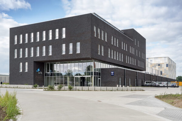 nelissen_FERRO_2_website-T13C