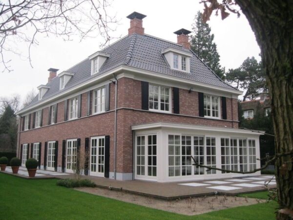 nelissen_KLAMPSTEEN-KESSELT_1-YYZ7