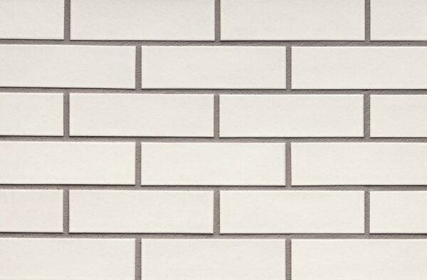 ABC-Klinker_Klinkerriemchen_863002110012_Astralweiss_300_glasiert_NF_Fuge_mittelgrau_882x577