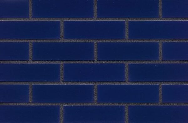 ABC-Klinker_Klinkerriemchen_863502110012_Marineblau_350_glasiert_NF_Fuge_dunkelgrau_882x577
