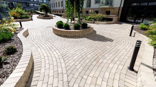 ABC-Klinker_Pflasterklinker_39115_Colima_Objekt-Innenhof-Vilnius-Litauen_Referenzen-2