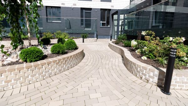 ABC-Klinker_Pflasterklinker_39115_Colima_Objekt-Innenhof-Vilnius-Litauen_Referenzen-3