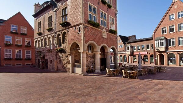 ABC-Klinker_Pflasterklinker_486530_Malmö-blau-bunt-Schmolz_Objekt-Innenstadt-Meppen_Referenzen-2