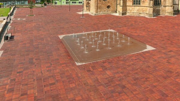 ABC-Klinker_Pflasterklinker_486530_Malmö-blau-bunt-Schmolz_Objekt-Kirchplatz-Westerkappeln_Referenzen-2