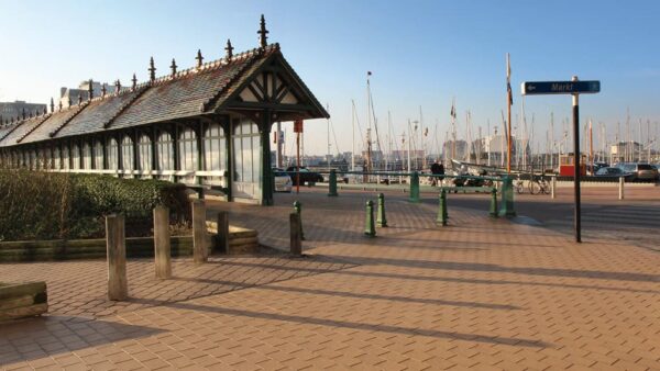 ABC-Klinker_Pflasterklinker_Rot-nuanciert-Lederfarben_Objekt-Strandpromenade-Seebrücke-Blankenberge-Belgien_Referenzen-2