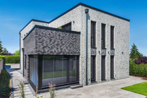 LYON-gau_schwarz_(C)Andreas-Breyer-(2)_0